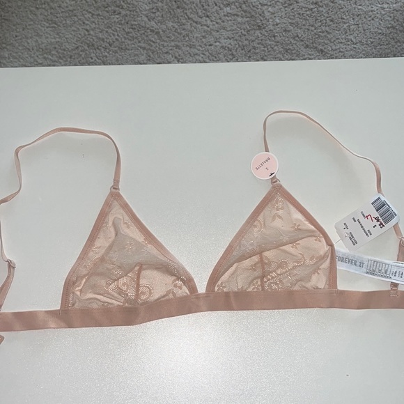 Forever 21 Other - Nwt f21 bralette 💋 mesh floral beige